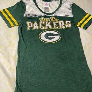 It’s Green Bay pakers tees in v good condition
